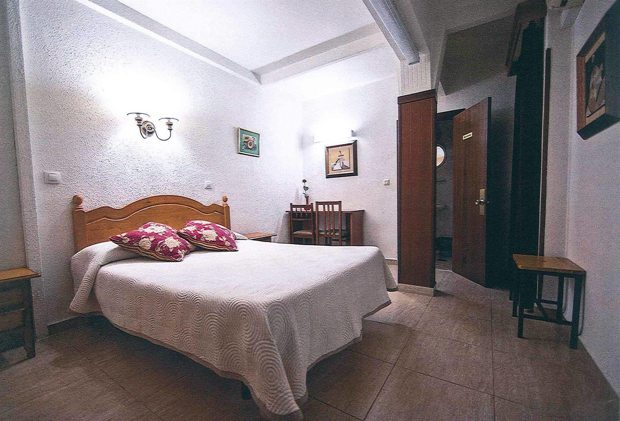 La Rosa Guest house Caceres