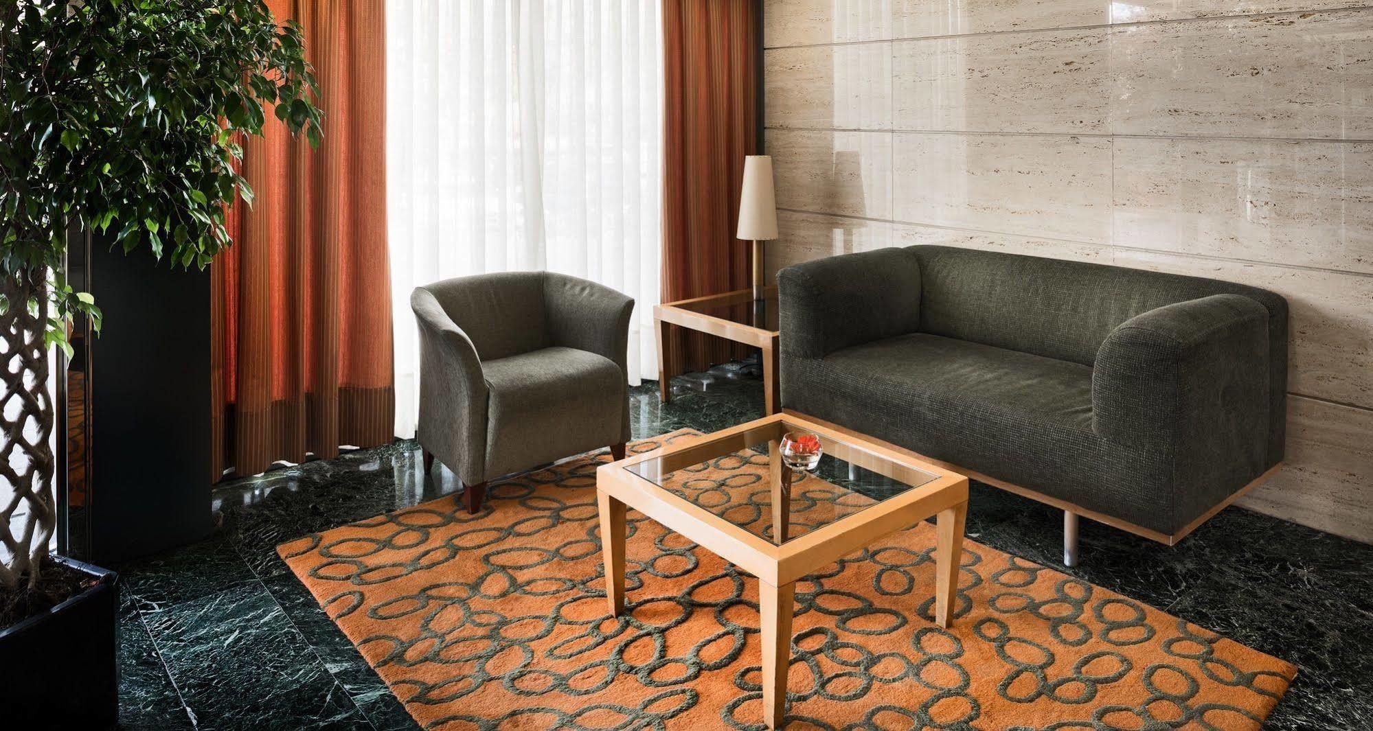 Nh Ciudad De Hotel 4*