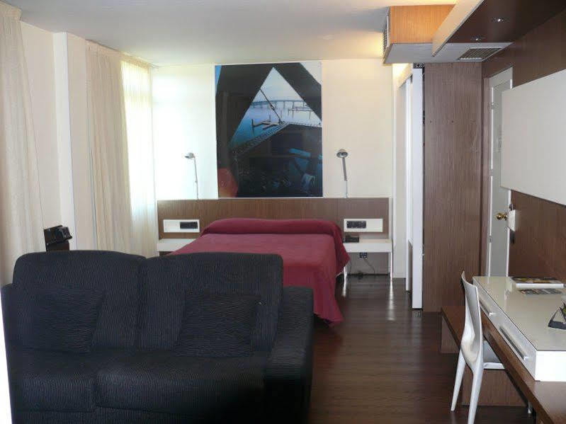 Angeles Hotel