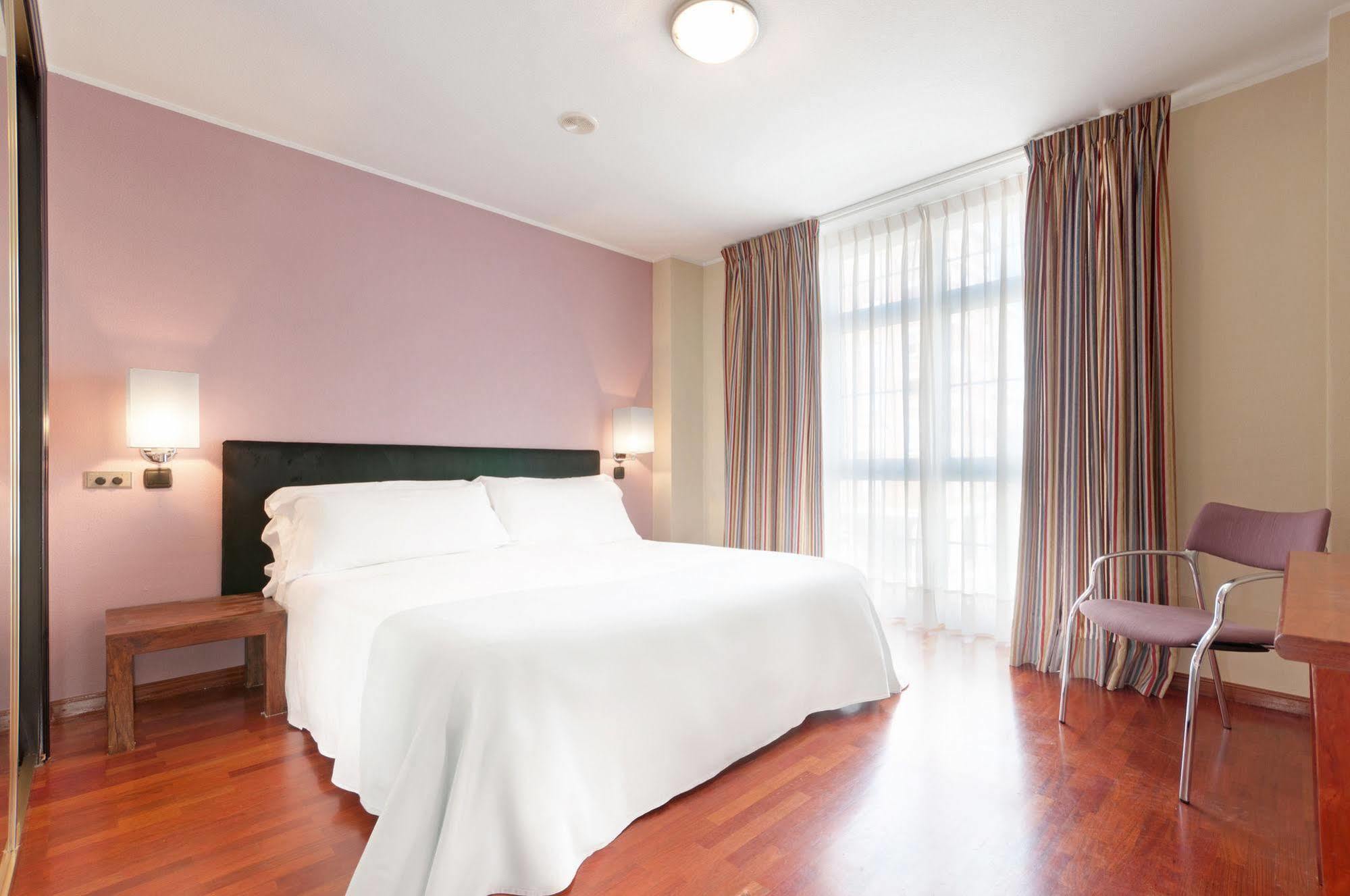 Tryp Sofia Parquesol 3*