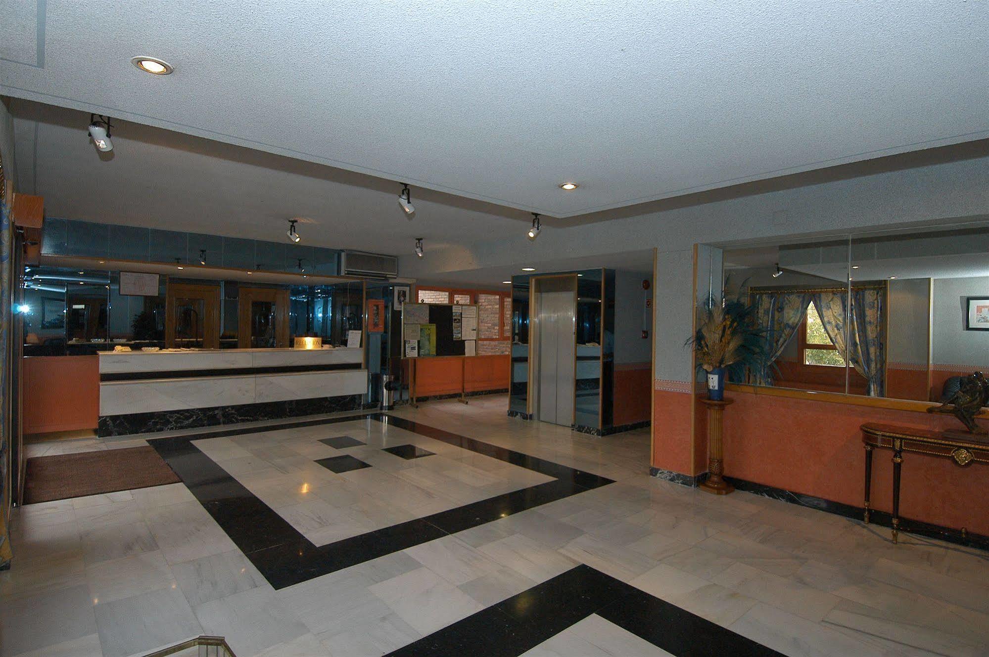 Corregidor Hotel 2*