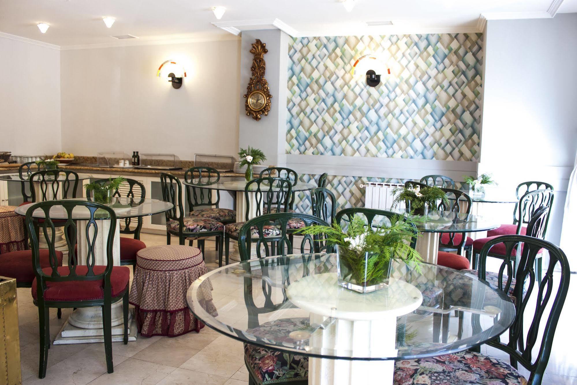 Maria Luisa Hotel 3*