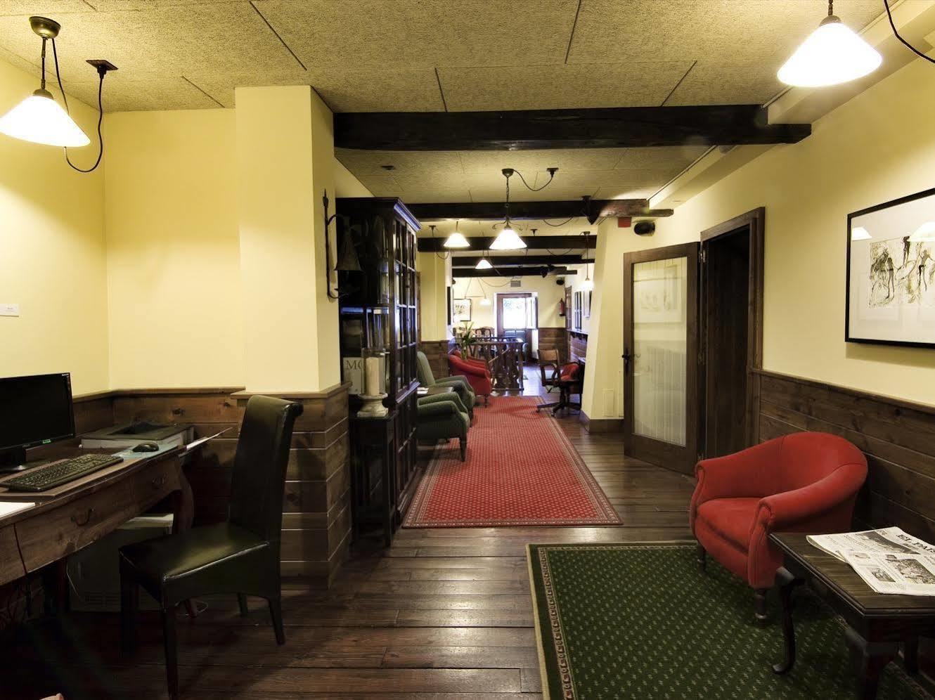 Virxe Da Cerca By De Compostela Hotel