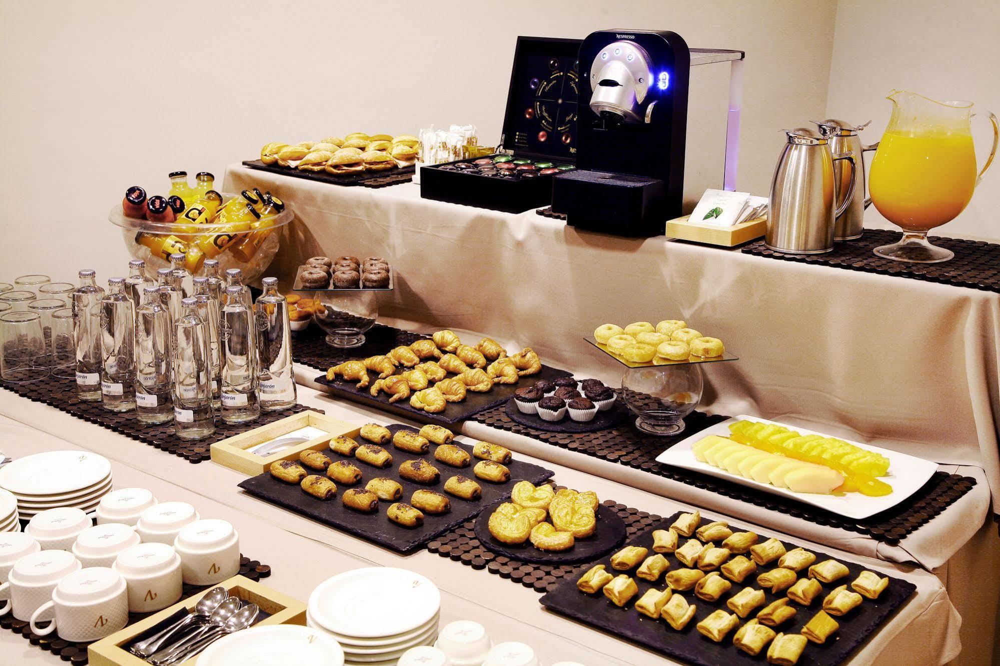 Vincci Lys Hotel
