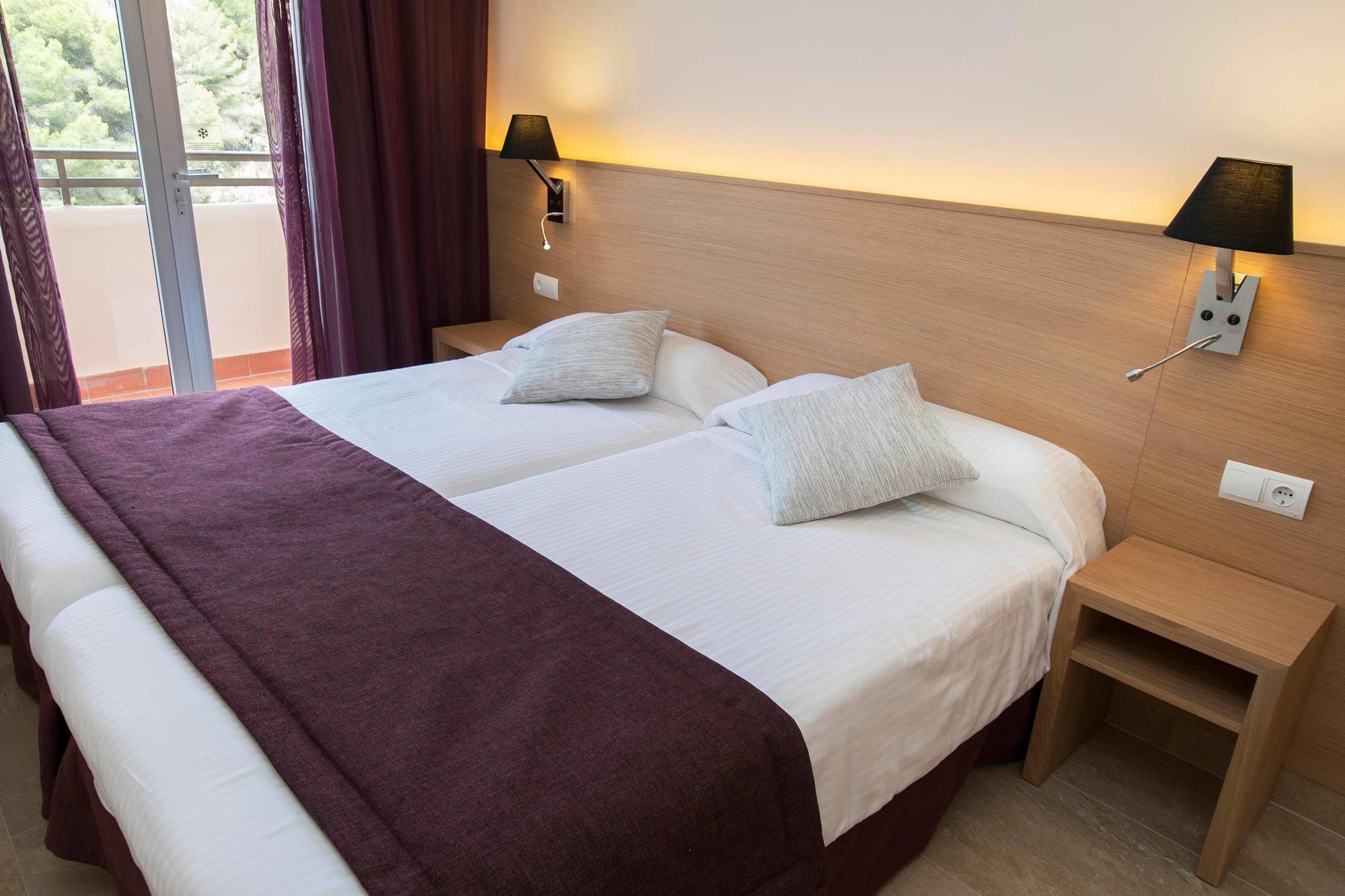 San Miguel Park / Esmeralda Mar Apartahotel
