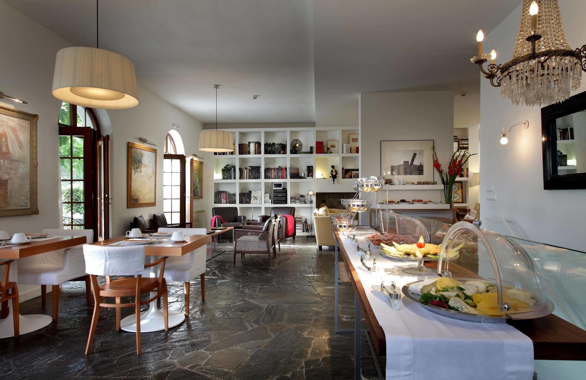 Hotel La Almunia Del Valle 3*
