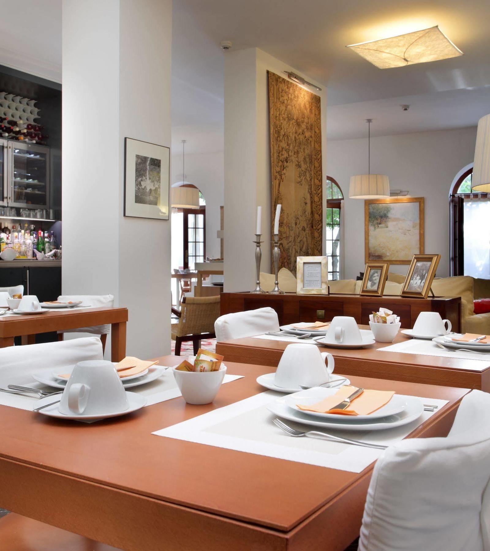 Hotel La Almunia Del Valle 3*