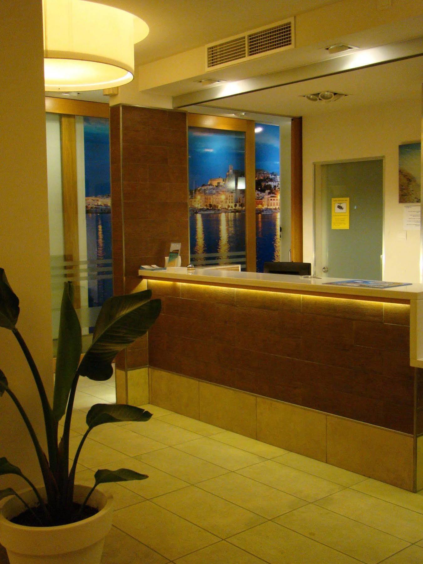 Fleming 50 - Adults Only 3*