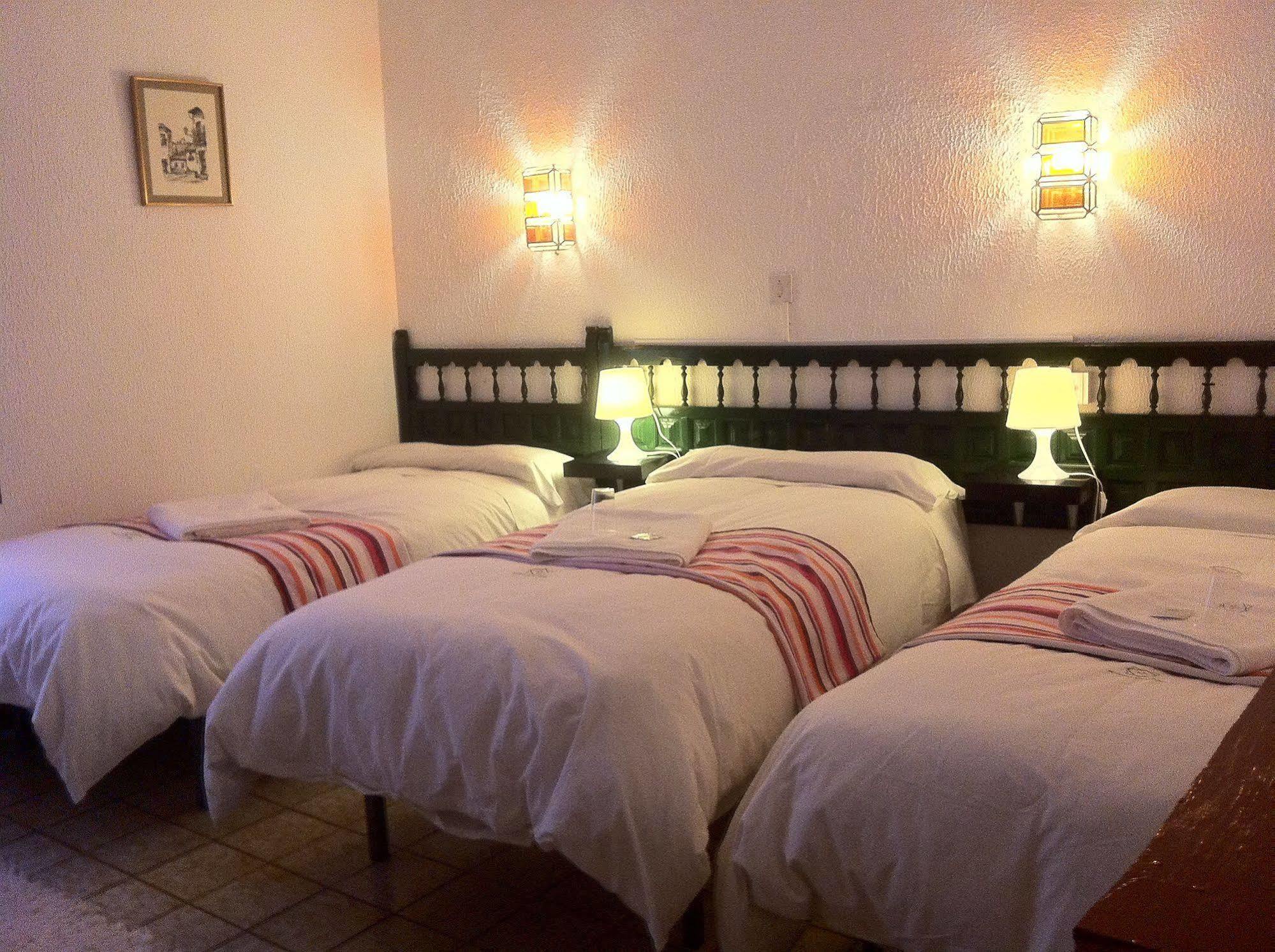 Atlantida Guest house *