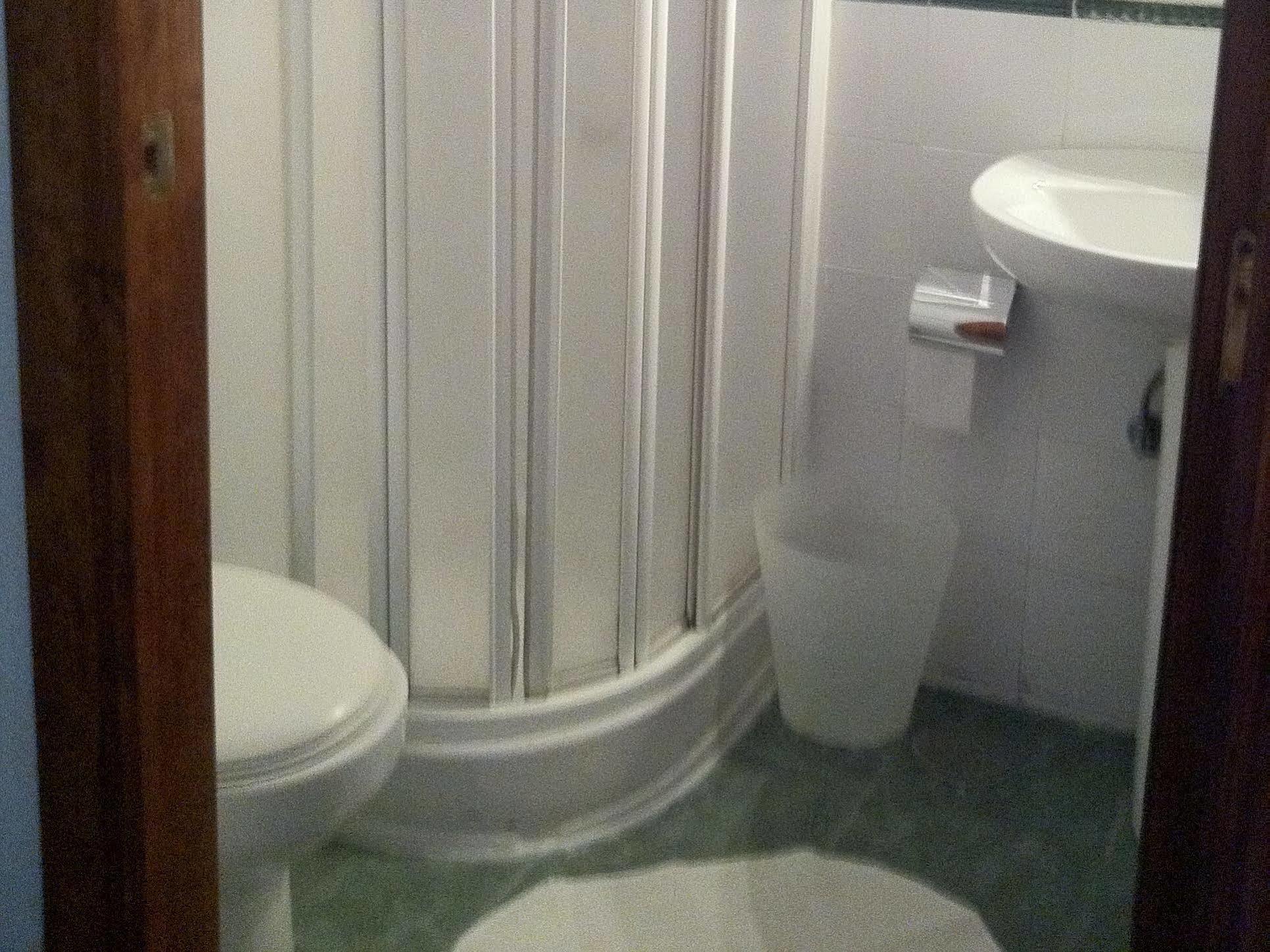 Atlantida Guest house *