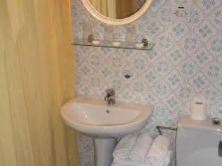 Atlantida Guest house Granada