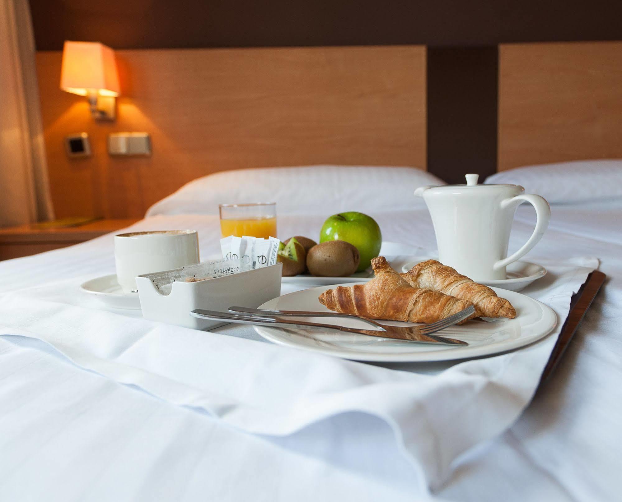 Hotel Exe Puerta San Pedro 3*