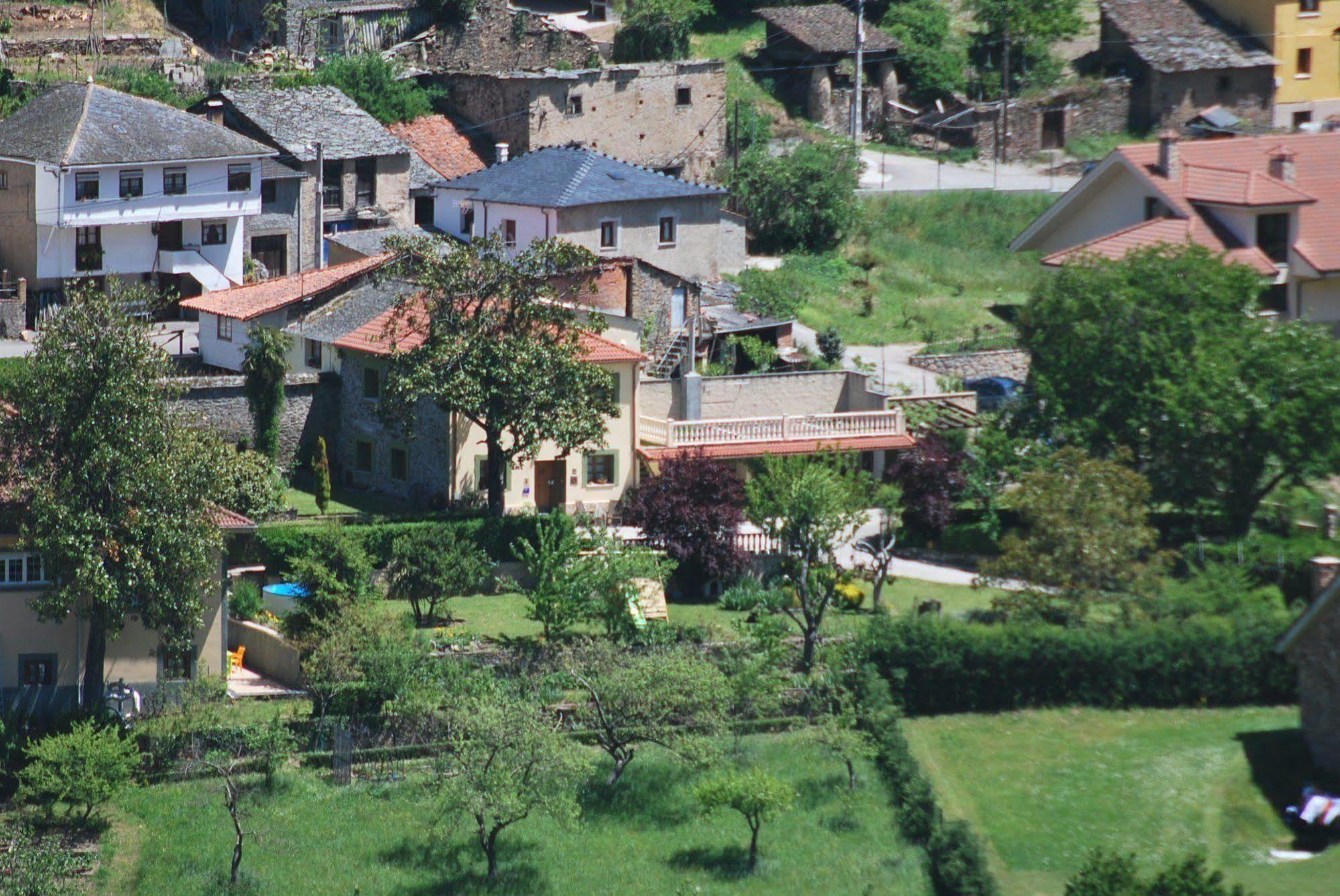 Country house La Pumarada De Limes I