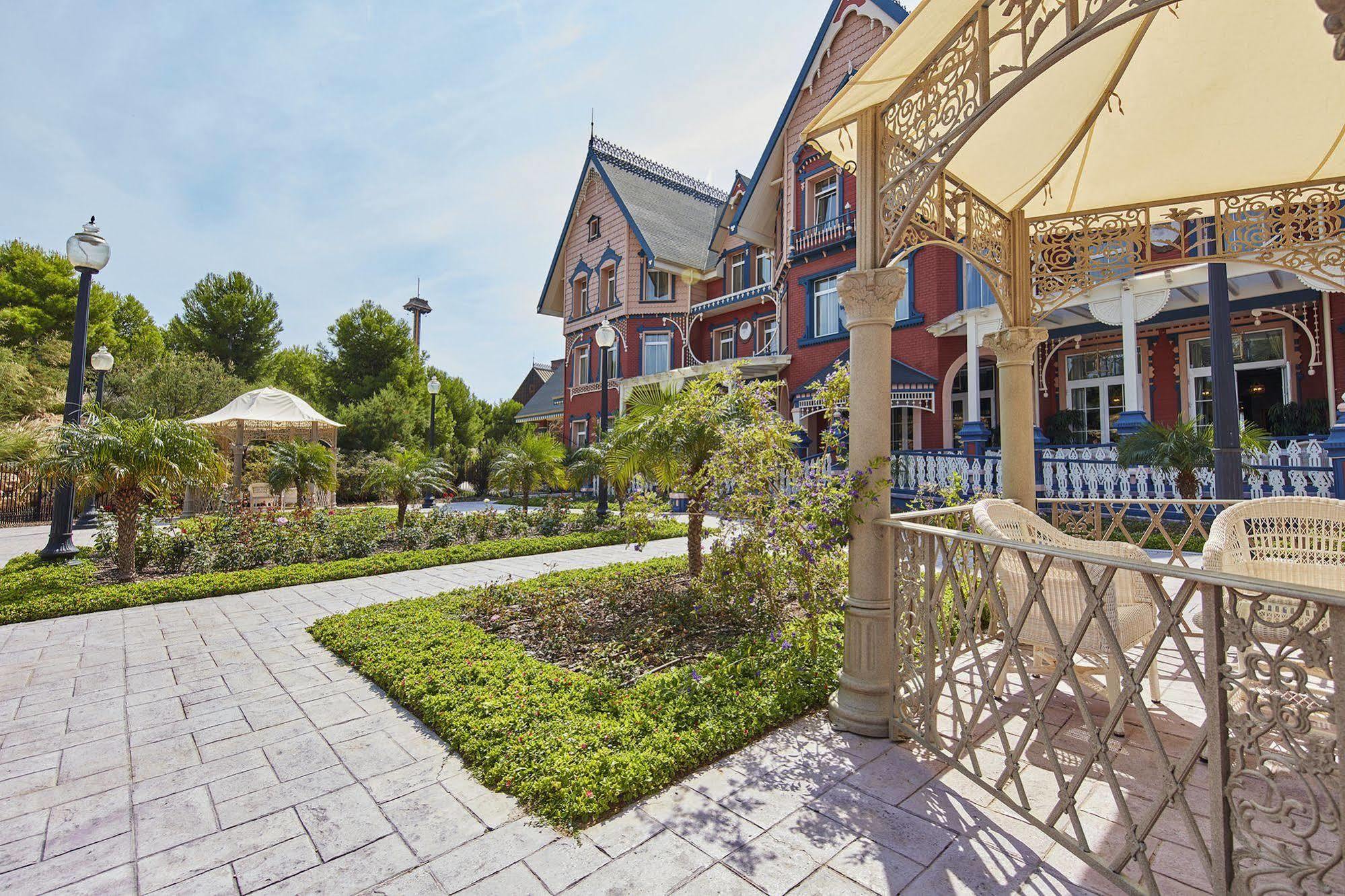 Portaventura Lucy's Mansion: Unlimited Park Access & Express Passes Salou