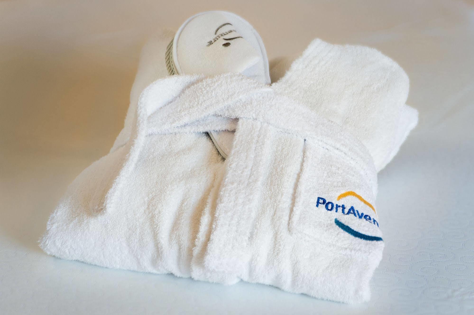 Hotel Portaventura Lucy's Mansion: Unlimited Park Access & Express Passes Salou