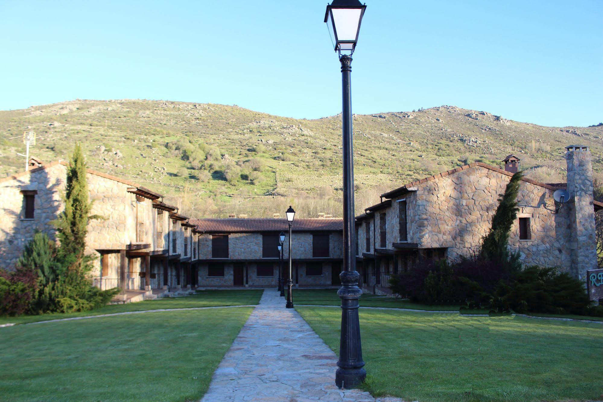 Ribera Del Corneja Hotel