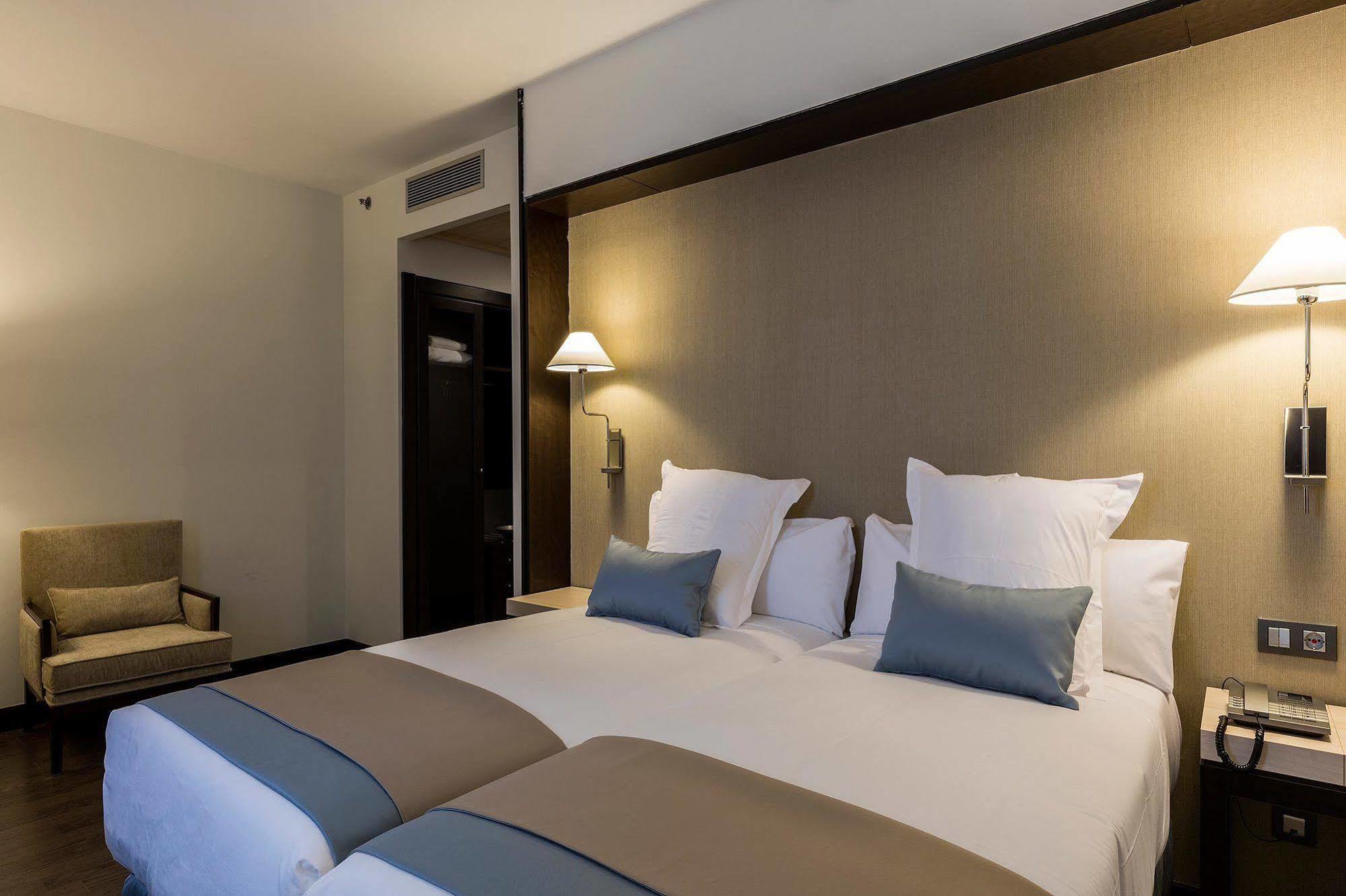 Hotel Lcb 4*