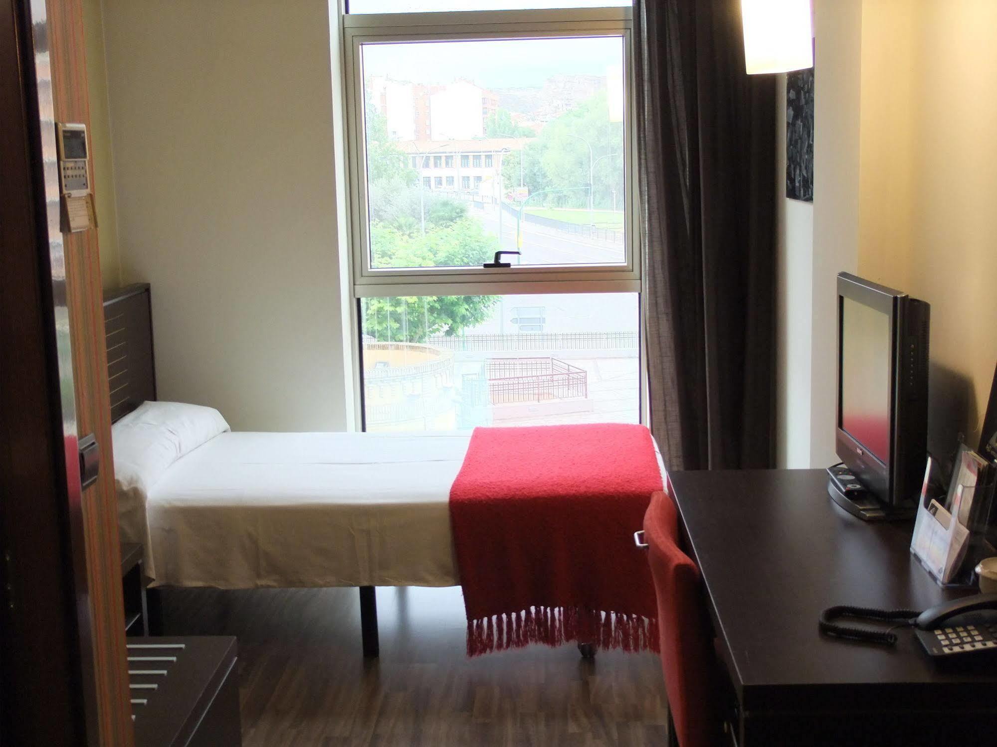 Globales Castillo De Ayud 3*