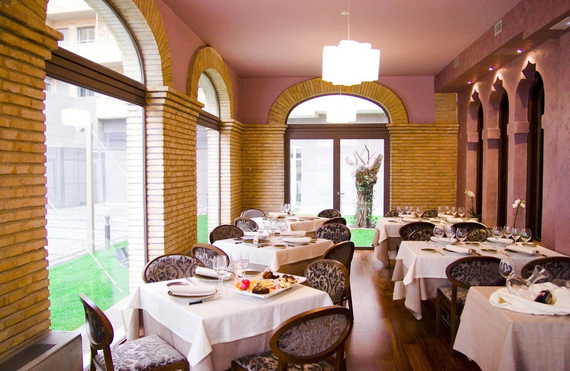 Hotel Globales Castillo De Ayud 3*
