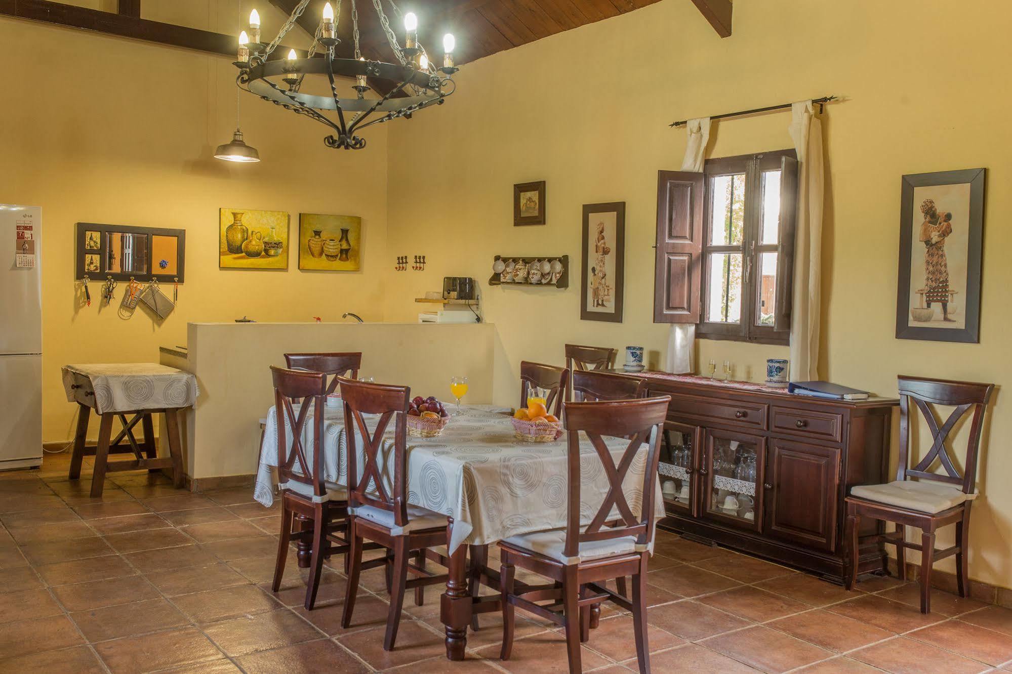 Reservaloen Hacienda Marciagas Villa Benacazón