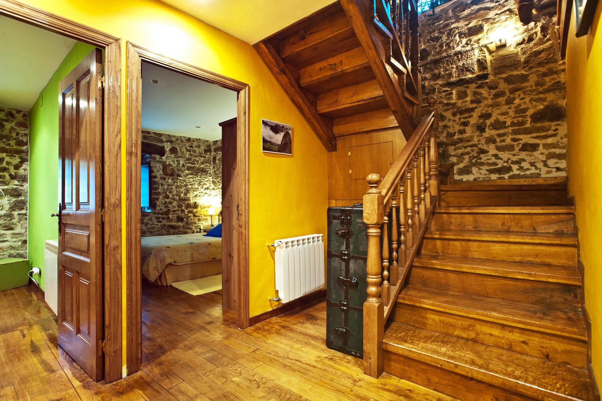 Casa rural Madreselva Navelgas