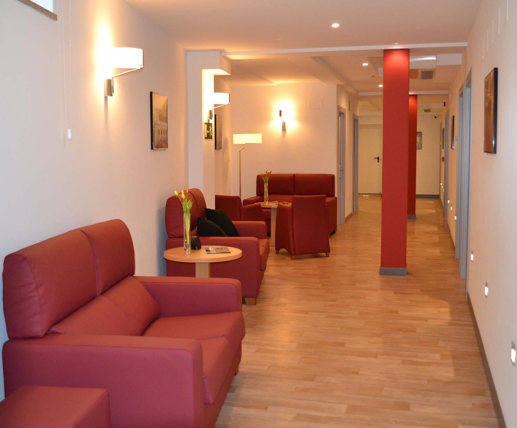 Ferramenteiro De Hotel Portomarín