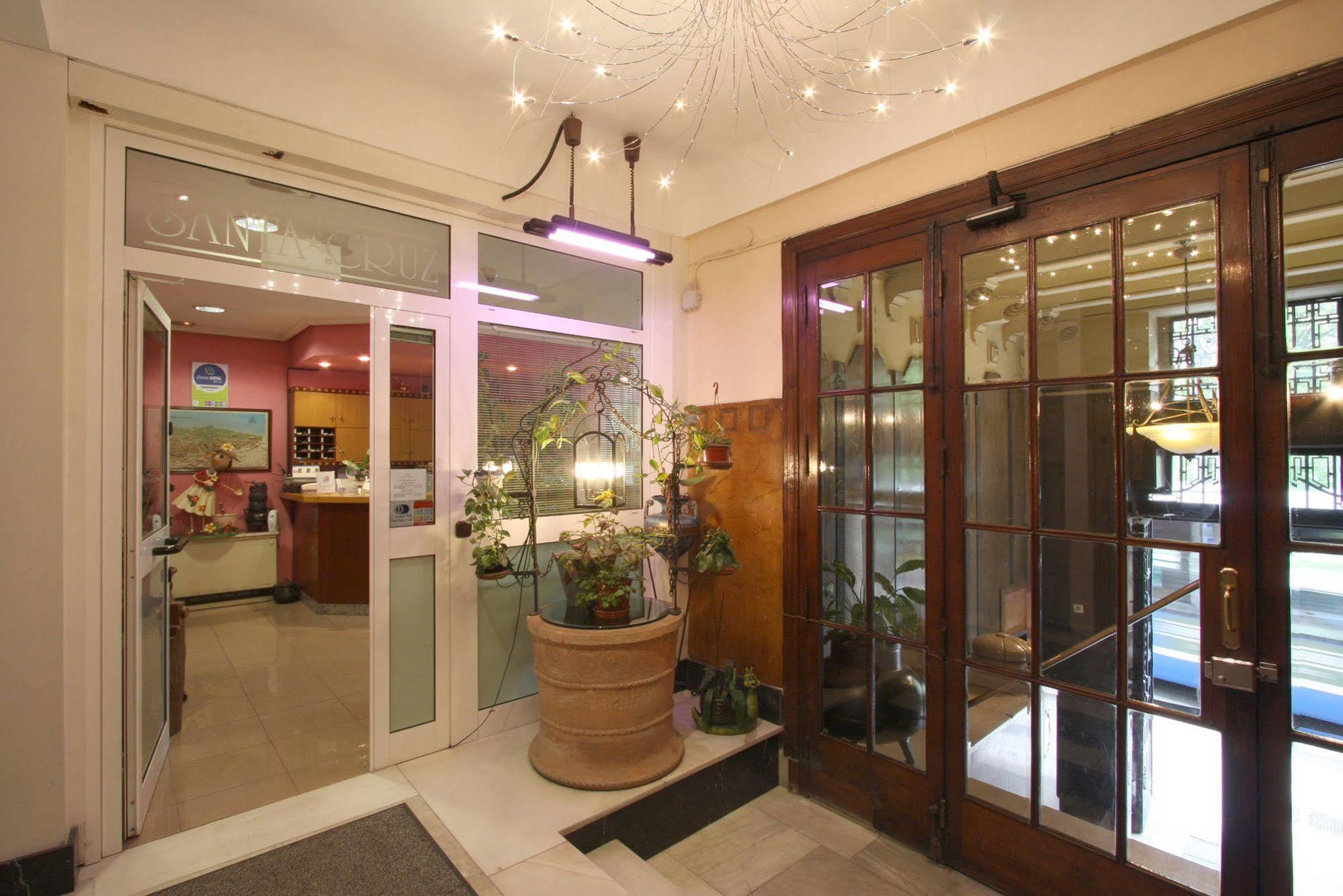 Santacruz Hotel *