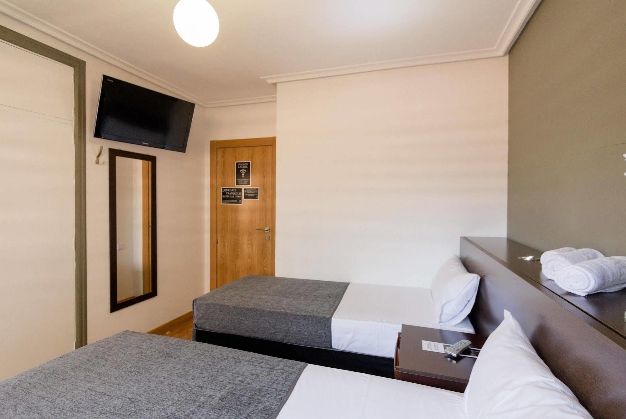 Laurel 2* Logrono