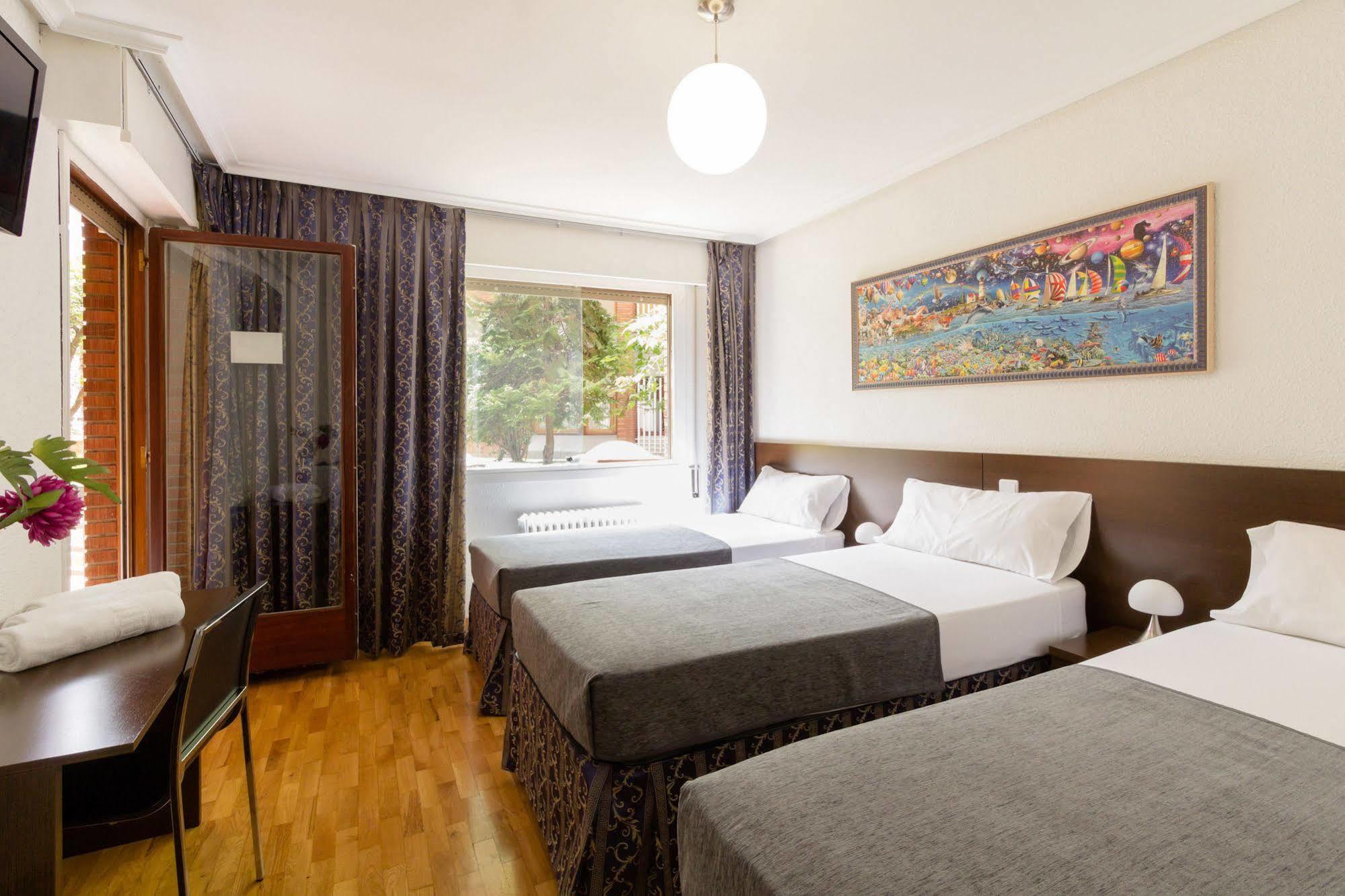 Laurel 2* Logrono