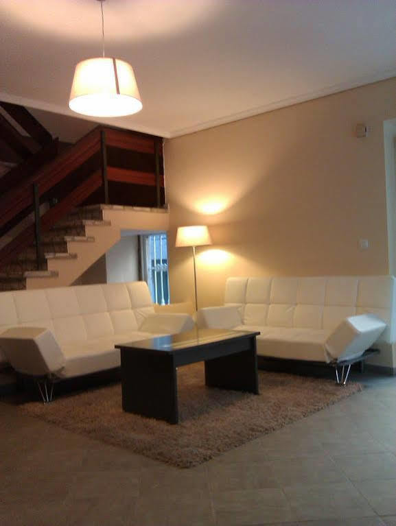 Hotel Cais *