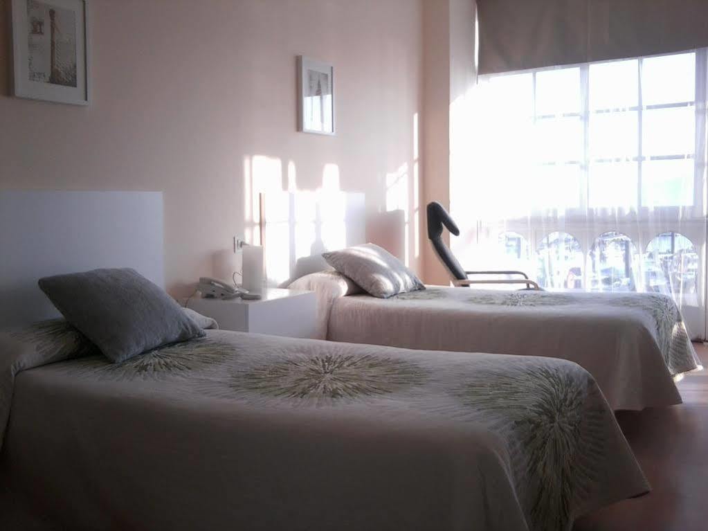 Cais Hotel *
