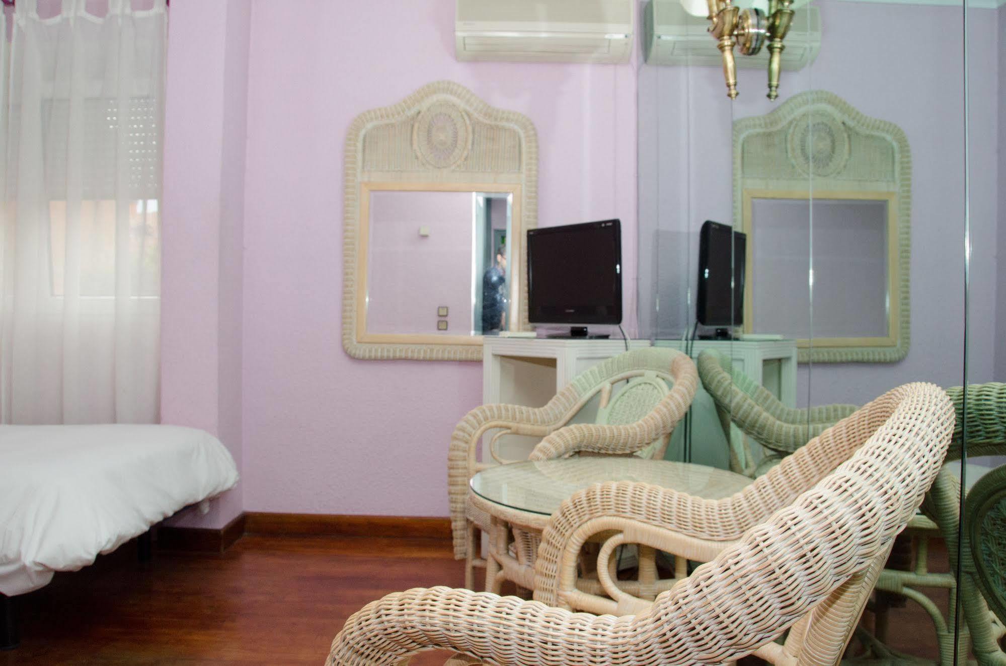 Ciudad De Alcala Hotel 2*