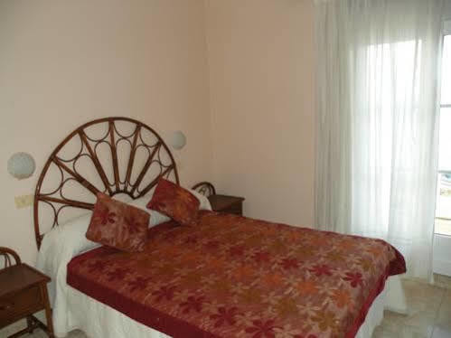 Hotel Rompeolas