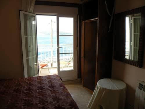 Rompeolas Hotel