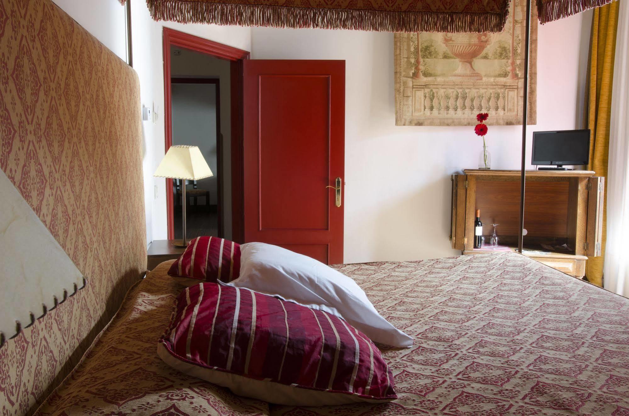 Palacio Rejadorada 3* Toro