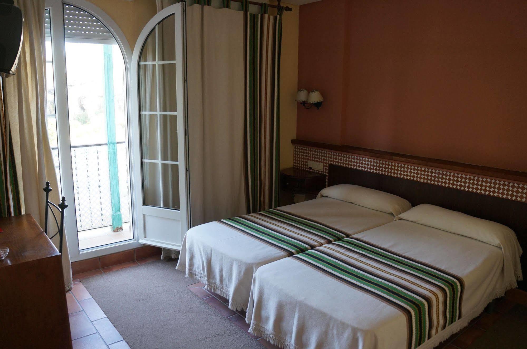 Hotel Balneario De Alicún De Torres