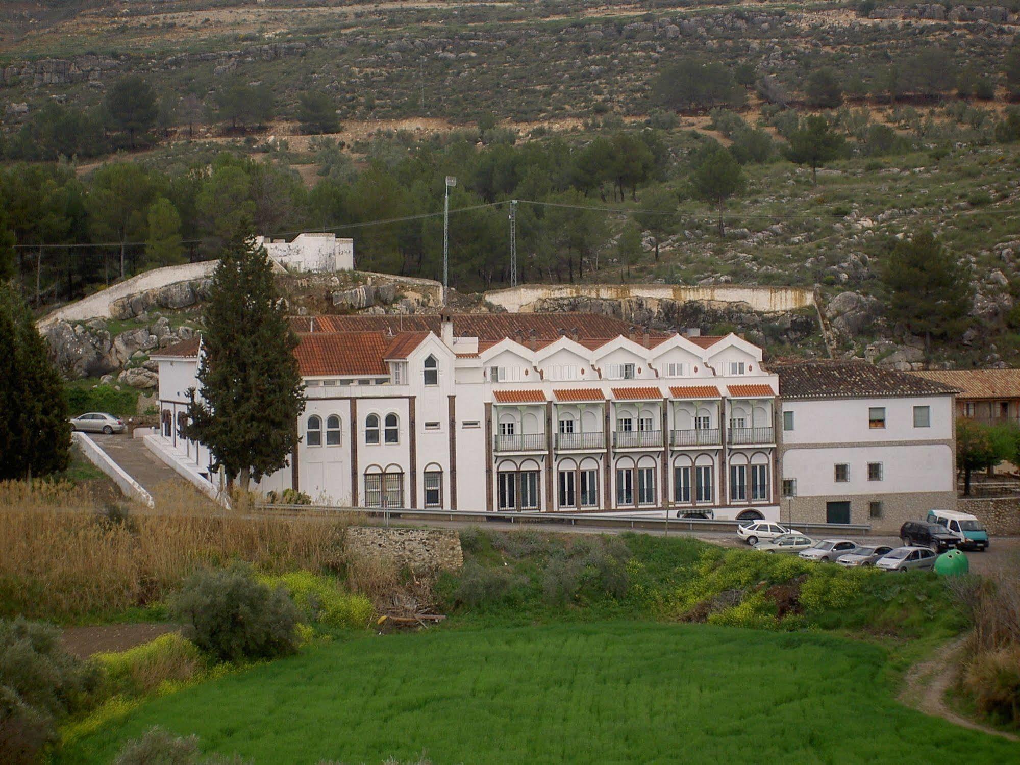 Hotel Balneario De Alicún De Torres 2*