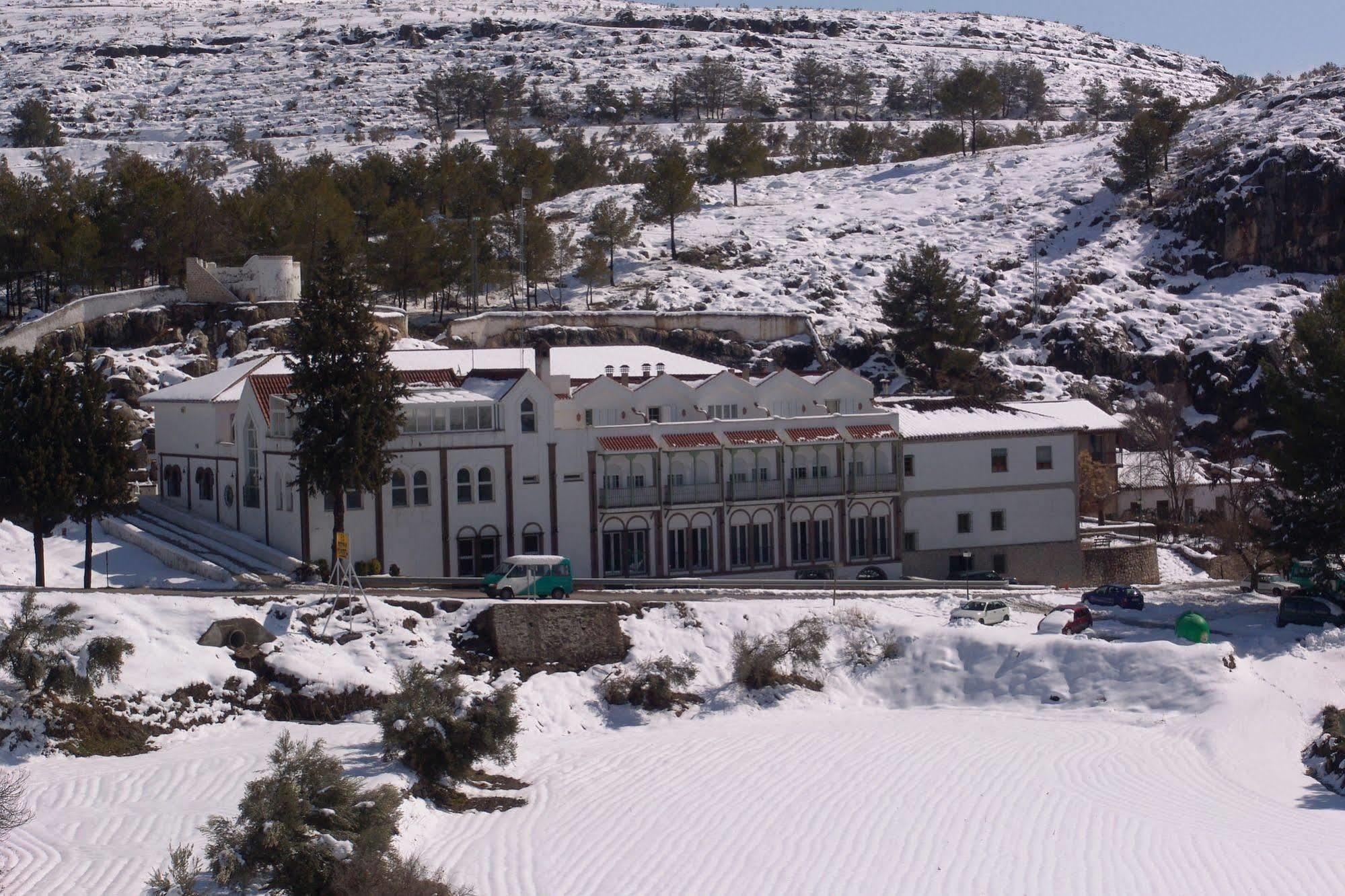 Balneario De Alicún De Torres