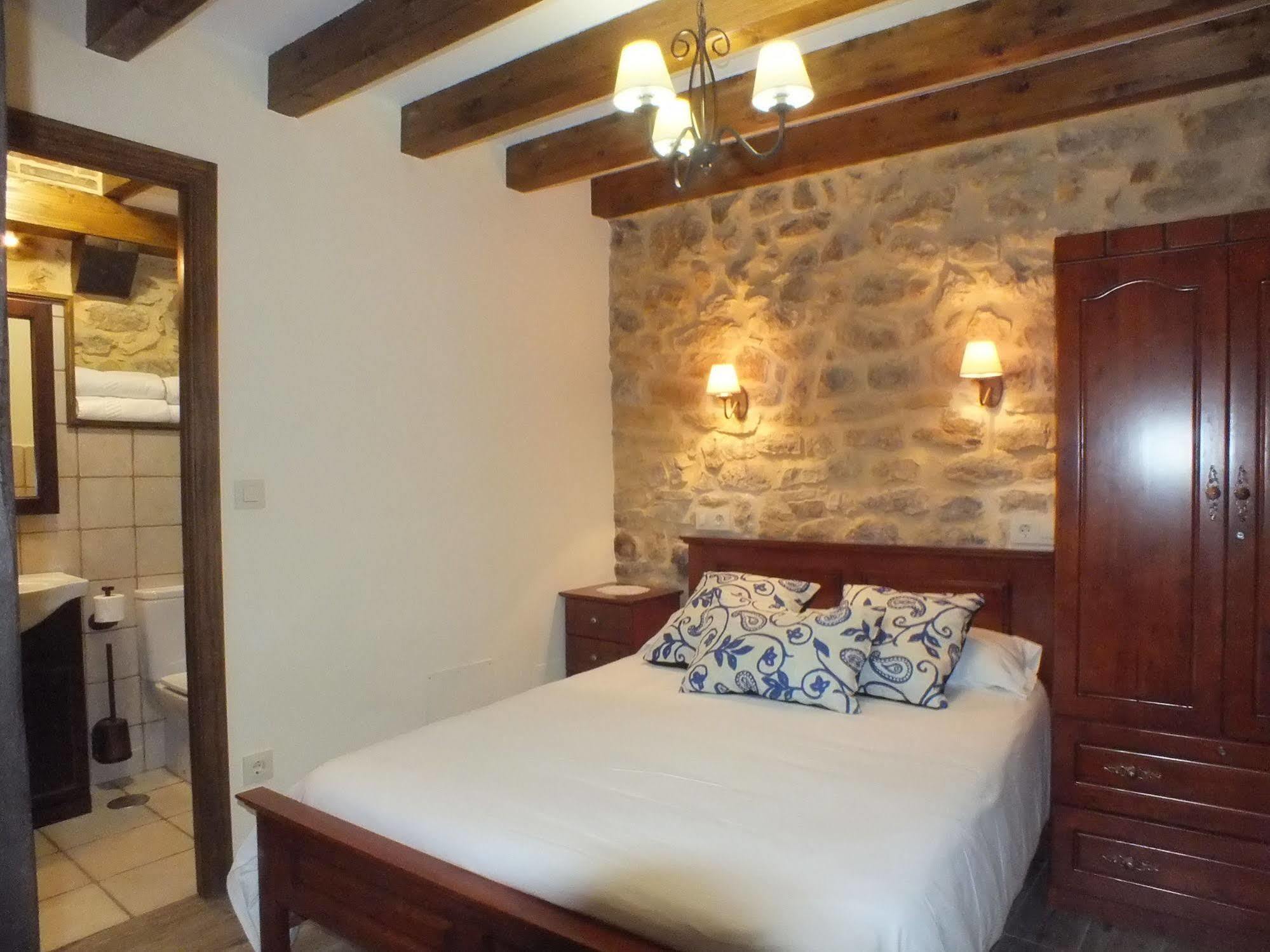 Legado De Santillana Apartment