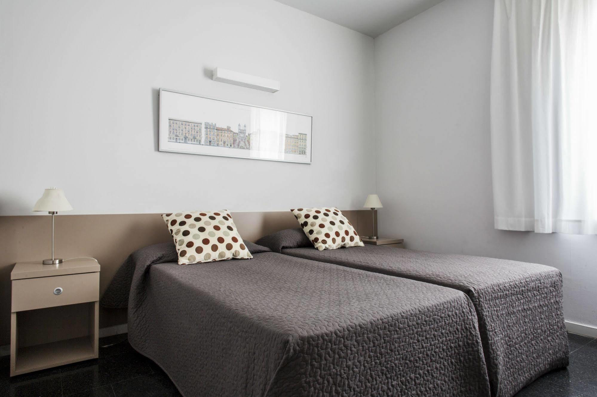 Residencia Universitaria Roberto De Nobili * Sant Cugat del Vallès