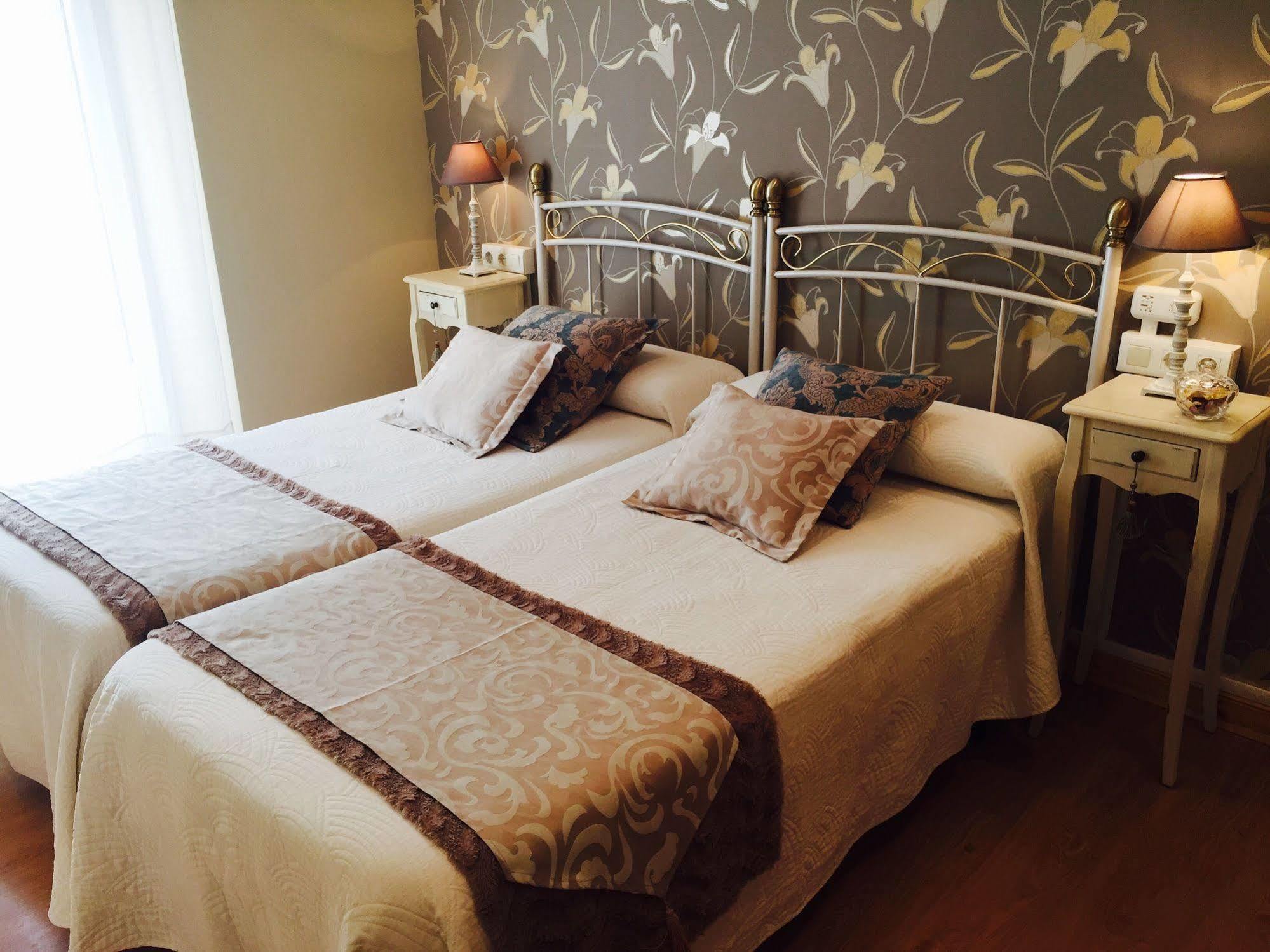 Guest house Hosteria De Castro 3*