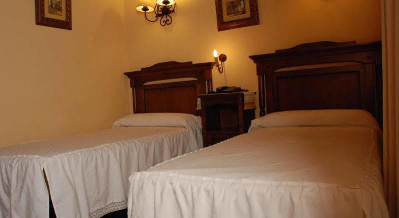 Hospederia Casa De Cisneros Pensión 2*