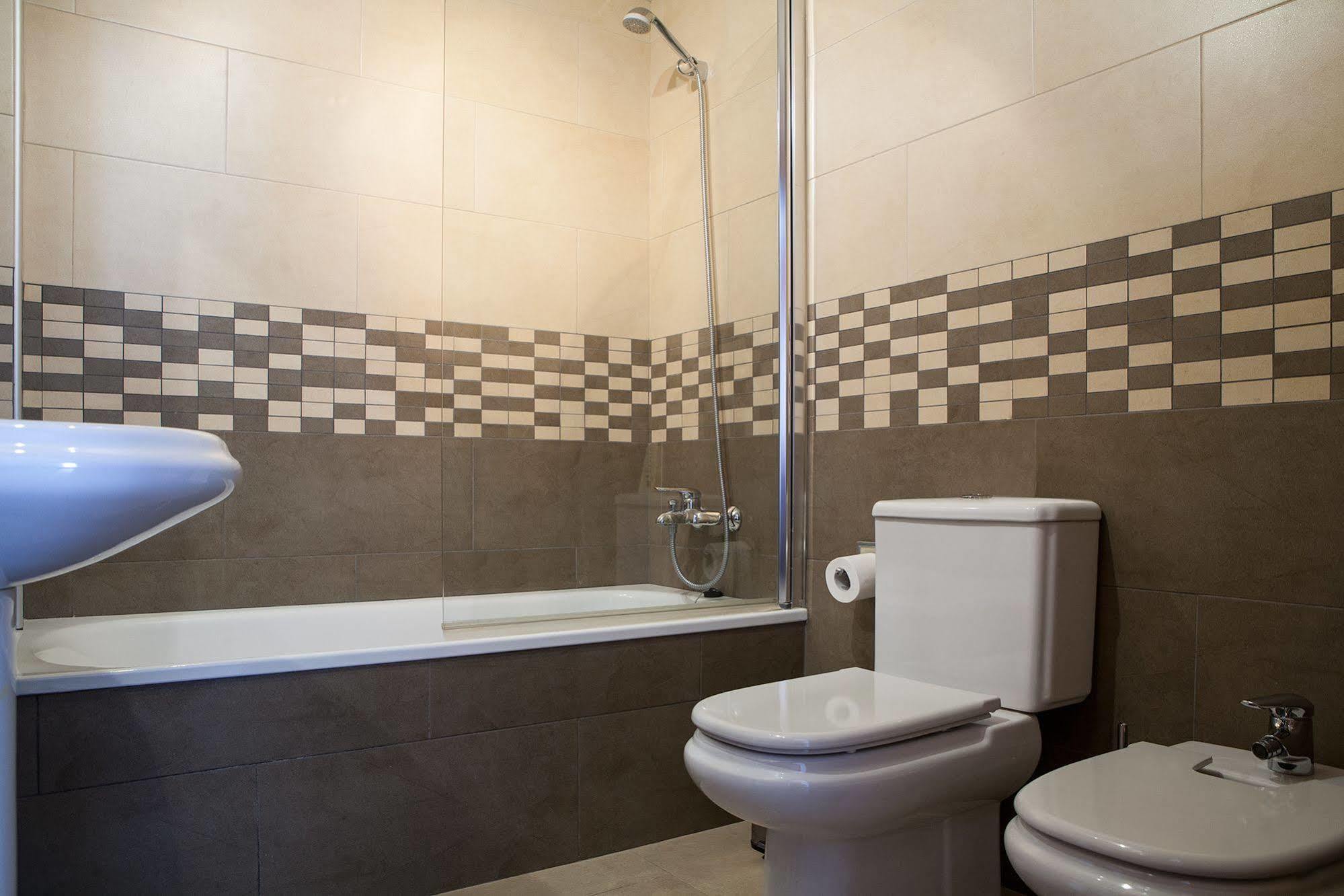 Real De Cartuja Apartments&suites Granada