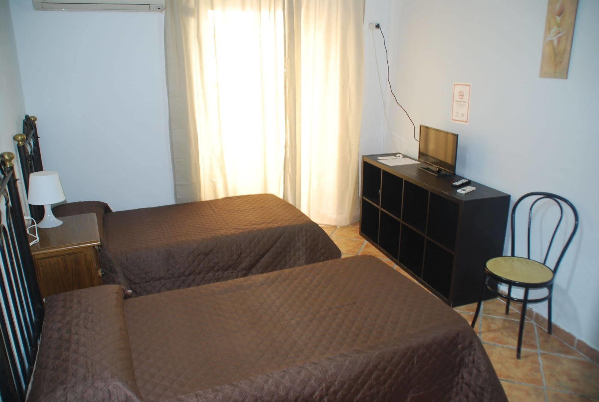 Pension La Cantarera Guest house