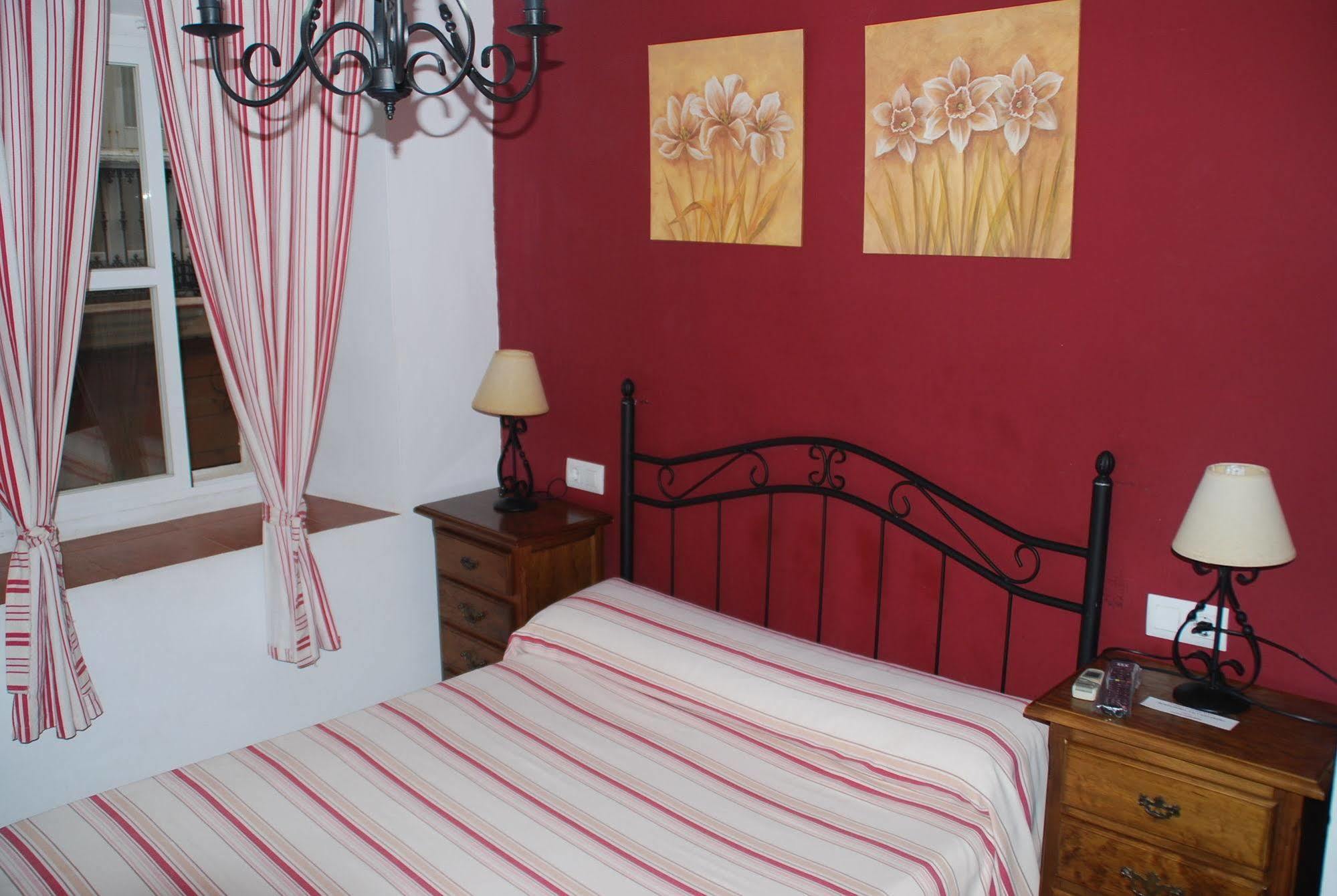 Pension La Cantarera Guest house