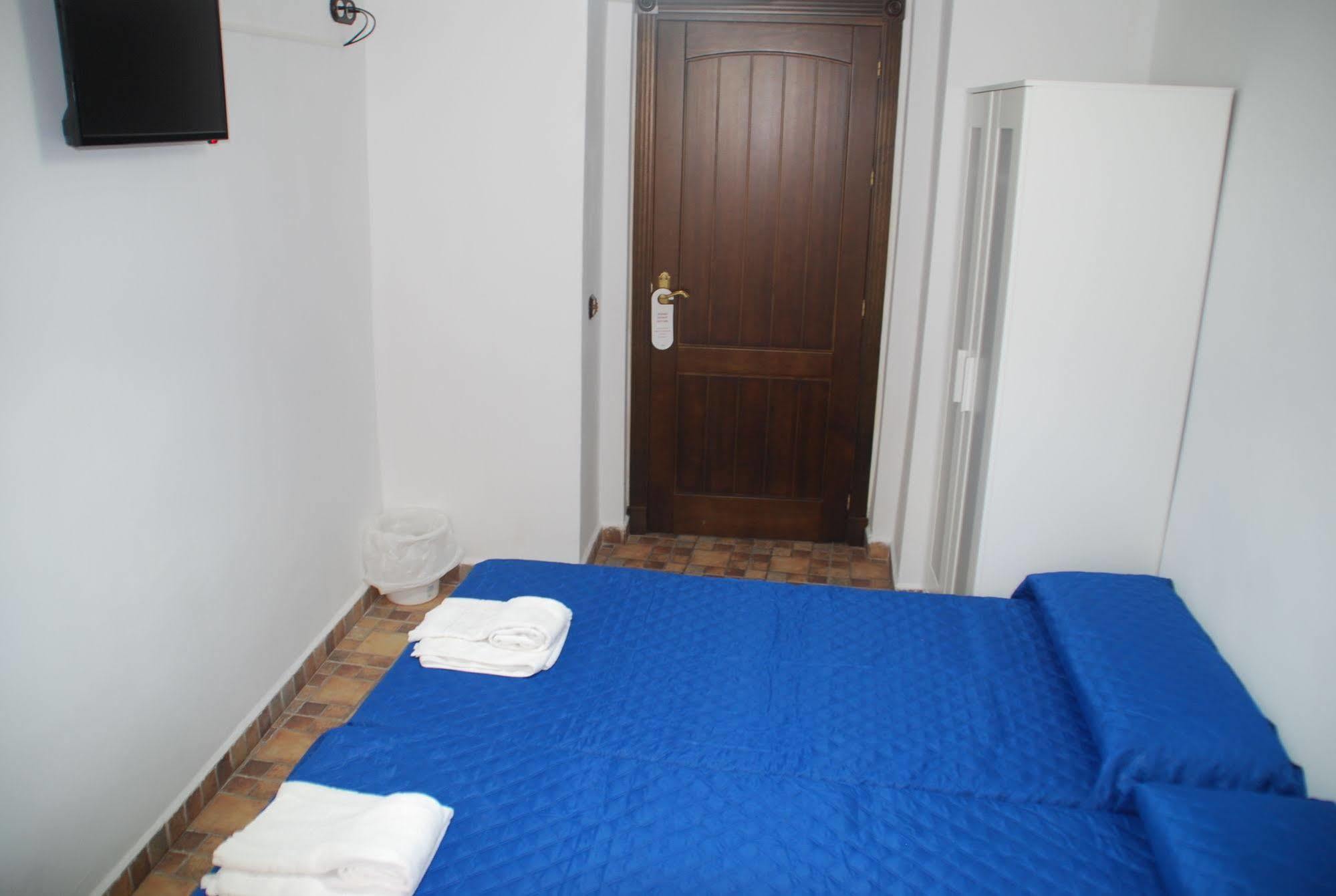 Pension La Cantarera 2*