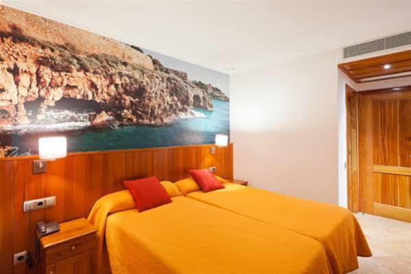 Hotel Placa De La Font *