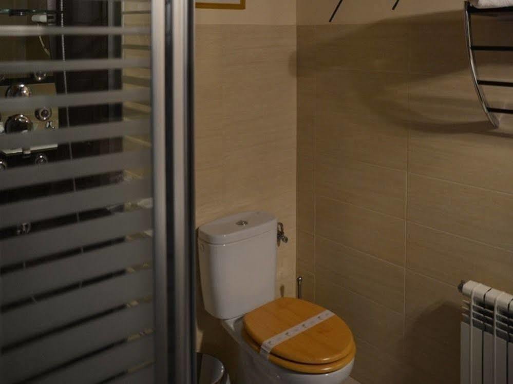 Guest house Alojamiento Bernabales 2*