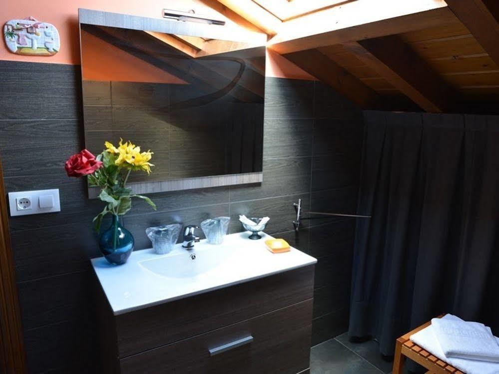 Guest house Alojamiento Bernabales