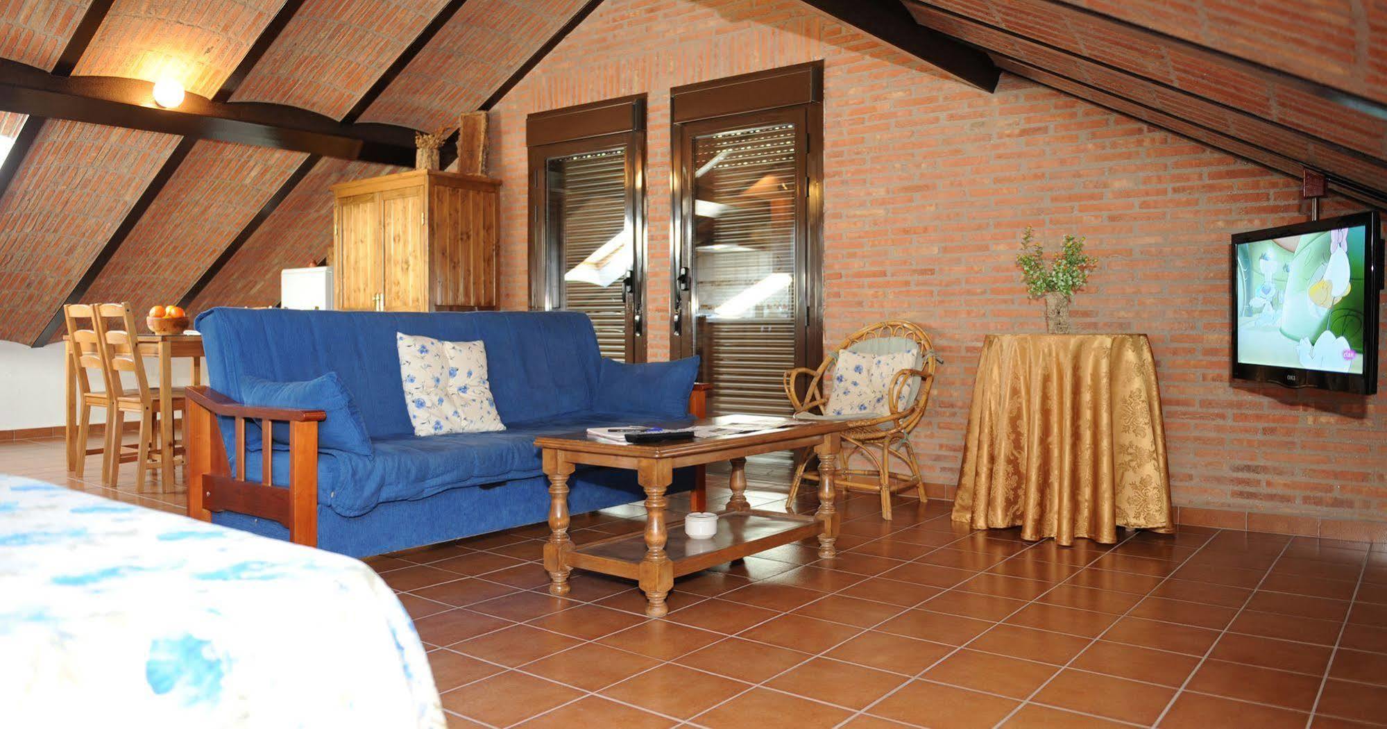 Rurales Monfragüe * Torrejón el Rubio